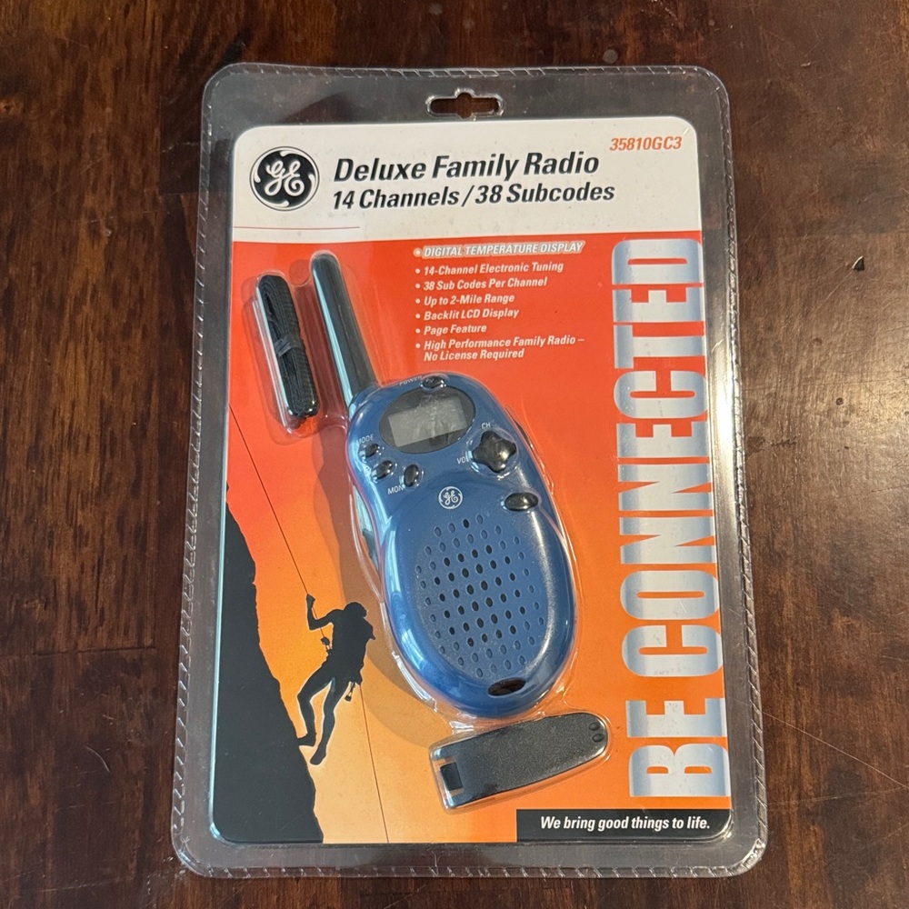 GE Deluxe Family Radio 35810GC3 Two Way Radio 14 Channels NEW SEALED outdoors